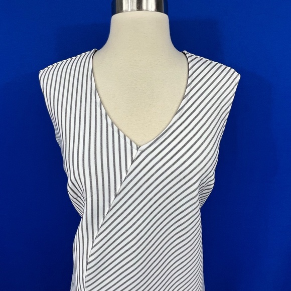👗NWT🤩 |•CATO•| Striped V-neck Dress Size 6 - Picture 4 of 12